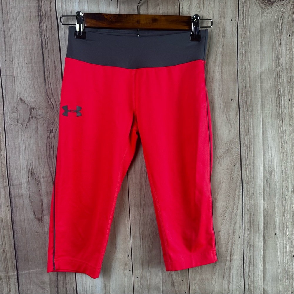 Girl’s Under Armour Capri Pants